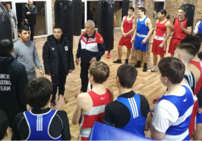 Hasanboy Do‘smatov va Shahobiddin Zoirov rossiyalik bokschilarga master klass o‘tkazdi (foto) фото