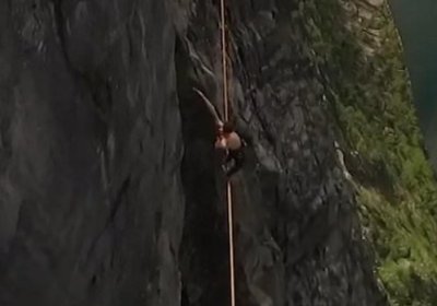 Дорбоз 900 метр баландликдаги арқондан йиқилди (видео) фото
