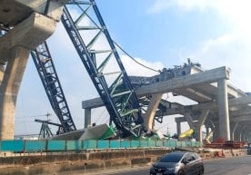 Таиландда қурилаётган осма автомагистралдаги навбатдаги