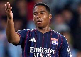 Лондоннинг "Арсенал" клуби ҳужум чизиғини