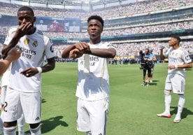 Ред Булл Зальцбург клуби вингери Керим Алайбегович