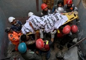 Покистоннинг йирик шаҳри — Карачида уч қаватли тураржой