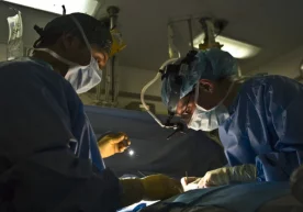 Фото: Tengrinews Грузияда аёл жарроҳнинг хатоси туфайли уч