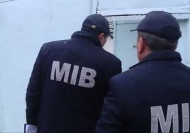 Majburiy ijro byurosi xodimlarining qarzdor fuqarolar