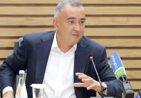 Тошкент шаҳридаги «Мовий гумбазлар» ресторани олдидаги