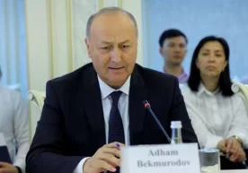 Адҳам Бекмуродов Президент ҳузуридаги Давлат бошқаруви