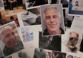 AQShda jinsiy jinoyatlarda ayblangan moliyachi Jeffri