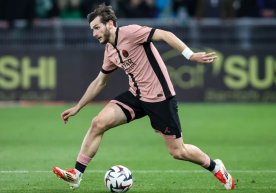 Грузиялик ҳужумчи Хвича Кварацхелия илгари ҳимояда ишлашни