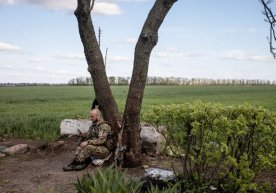 Украинада урушнинг 63-куни: Одессадаги дафн маросими, донбассликларнинг бункерлардаги ҳаёти фото