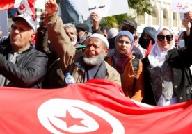 Tunisda yangi konstitutsiyaga qarshi norozilik namoyishlari bo‘lib o‘tmoqda (video) фото