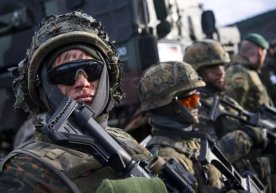 NATO 500 mingdan ortiq askarini yuqori shay holatga keltirdi фото