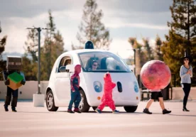 Google компанияси ўзининг автопилотга эга автомобилларини