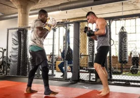 Ўзбекистонлик кўзга кўринган профессионал муайтайчи Бобур