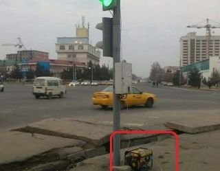 Samarqandda elektr quvvati yo‘qligida yo‘l nazoratini amalga oshirishi usuli topildi фото