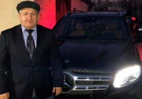 Ramzon Qodirov Nurmagomedovning otasiga Mercedes sovg‘a qildi фото