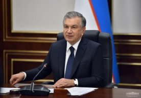 Shavkat Mirziyoyev traktor va yuk mashinalarini gazga moslashgan holda ishlab chiqarish zarurligini ta’kidladi фото