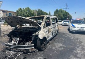 Uchtepa tumanida Mercedes-Benz mikroavtobusida yong‘in kelib chiqdi фото