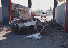 Parkentda gaz quyish shoxobchasida turgan «Neksiya» portlab ketdi фото