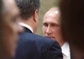 Ukraina prezidenti Pyotr Poroshenko jurnalistlar bilan