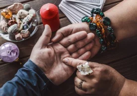 «(У) ғайбни билувчидир. Бас, Ўз ғайбидан бирор кимсани