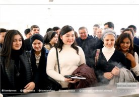 Andijon viloyati hokimi Shuhrat Abdurahmonov talabalar bilan birga ovqatlandi (foto) фото