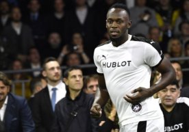 Useyn Bolt futbolchi sifatida ilk o‘yinini o‘tkazdi фото