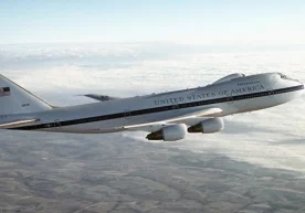 АҚШда «Қиёмат куни» самолёти сифатида маълум бўлган E-4B