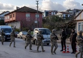 Туркиянинг Ялова шаҳрида гумон қилинган уйга ўтказилган