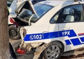 Андижон вилоятида Nexia-2 йўл четида тўхтаб турган