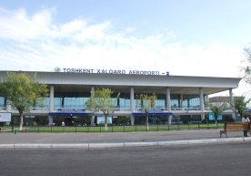 Toshkent aeroportida yuk aravachalari bilan bog‘liq muammo hal etilmoqda фото