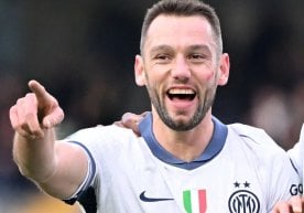 «Барселона» «Интер»нинг марказий ҳимоячиси Стефан де