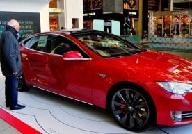 Tesla Канада автокўргазмасидан чиқариб юборилди фото