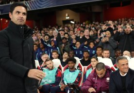 İngiltere Premier Lig lideri Arsenal ve Paris