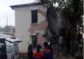 Kattaqo‘rg‘onda ikki qavatli uydagi portlash oqibatida 2 kishi halok bo‘ldi фото