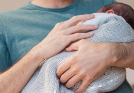 Özbekistan'da aile kurumunu desteklemek ve babaların