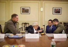Киссинжер Украина борасида позициясини ўзгартирди фото