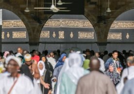 Koronavirus 48 davlatga tarqaldi: Makka ziyoratchilar uchun yopilgan, Italiyada virus avj olmoqda фото