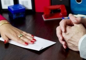 Ишни эплай олмаган "КРУ" бошлиғи ўринбосари порани қайтараётганда қўлга тушди фото