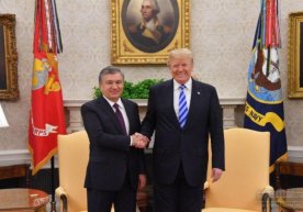 АҚШ президенти Дональд Трамп Ўзбекистон президенти Шавкат