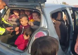 Buxoroda bog‘cha mudirasi 25 nafar bolani o‘z Spark'ida olib ketayotganida to‘xtatildi фото