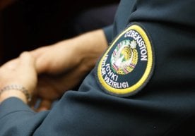 Навоий вилоятида ўзини ички ишлар ходими сифатида