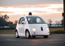 Американинг Google корпорацияси руль ва педалсиз, тўлиқ