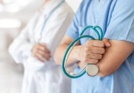 Тиббиёт соҳаси бошқарувидаги ходимларга устамалар тўланади, ҳокимларга янги ваколат берилди фото
