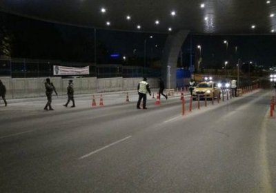 Истанбул аэропорти яқинида полициячилар шубҳали машинага ўт очишди фото