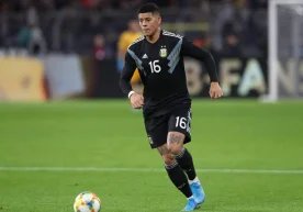 Аргентинанинг «Расинг» клубида тўп сураётган марказий