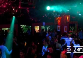 Самарқанд шаҳрида жойлашган тунги клублар бўйлаб