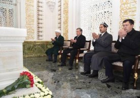Shavkat Mirziyoyev Samarqandda Islom Karimov tavalludiga bag‘ishlangan tadbirda qatnashdi (foto) фото