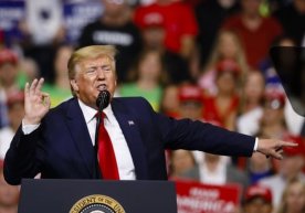 АҚШ президенти Дональд Трамп мамлакат ҳарбий кучларига
