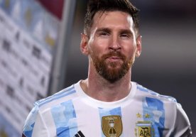 Messi o‘ziga tupurgan raqibga munosib javob berdi фото