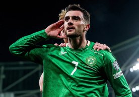 23 ёшли "АЗ Алкмаар" ҳужумчиси Трой Перротт яна